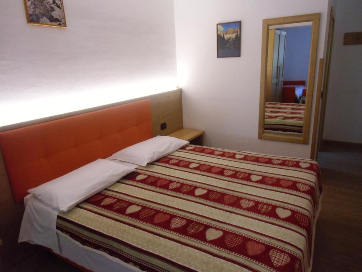 Garni Festil Hotell Campitello di Fassa Eksteriør bilde