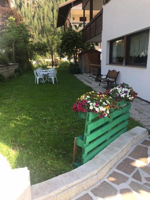 Garni Festil Hotell Campitello di Fassa Eksteriør bilde