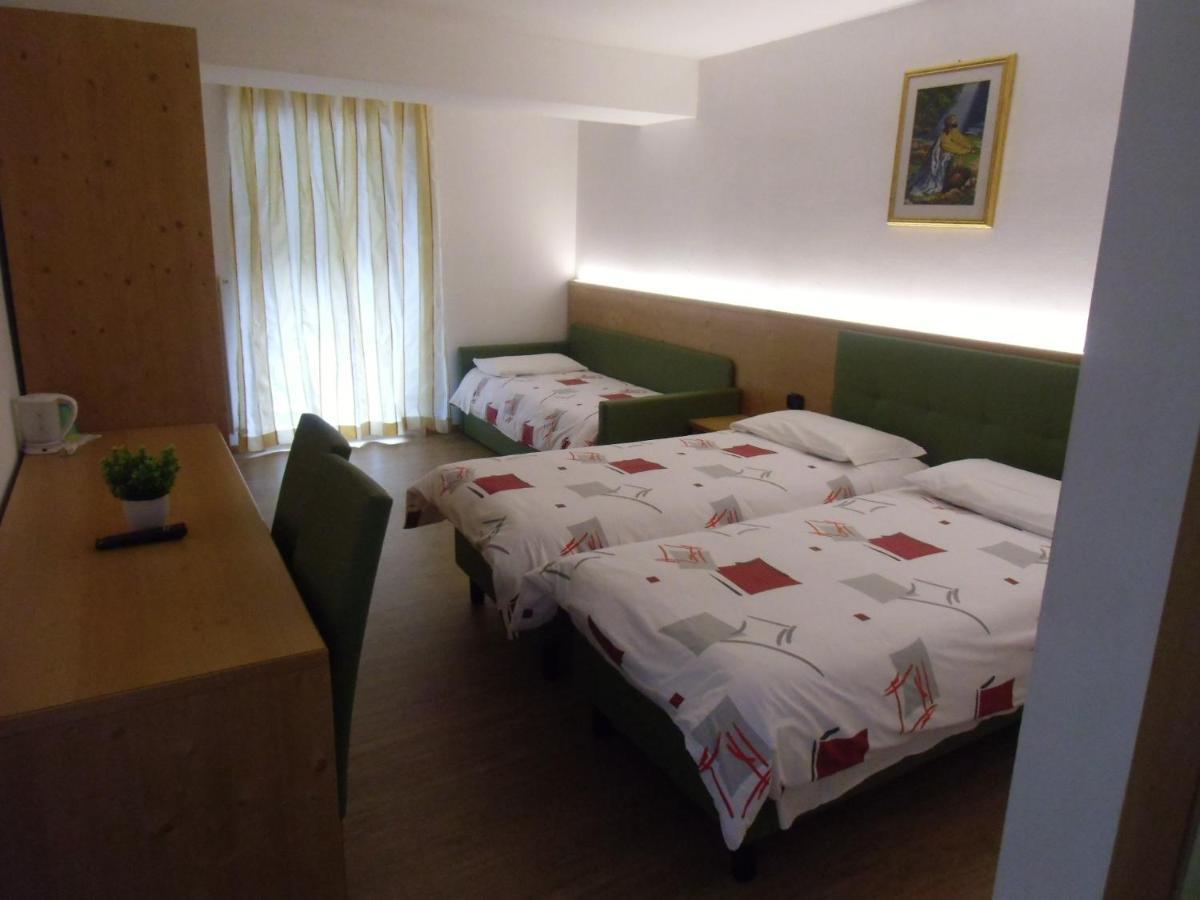 Garni Festil Hotell Campitello di Fassa Eksteriør bilde