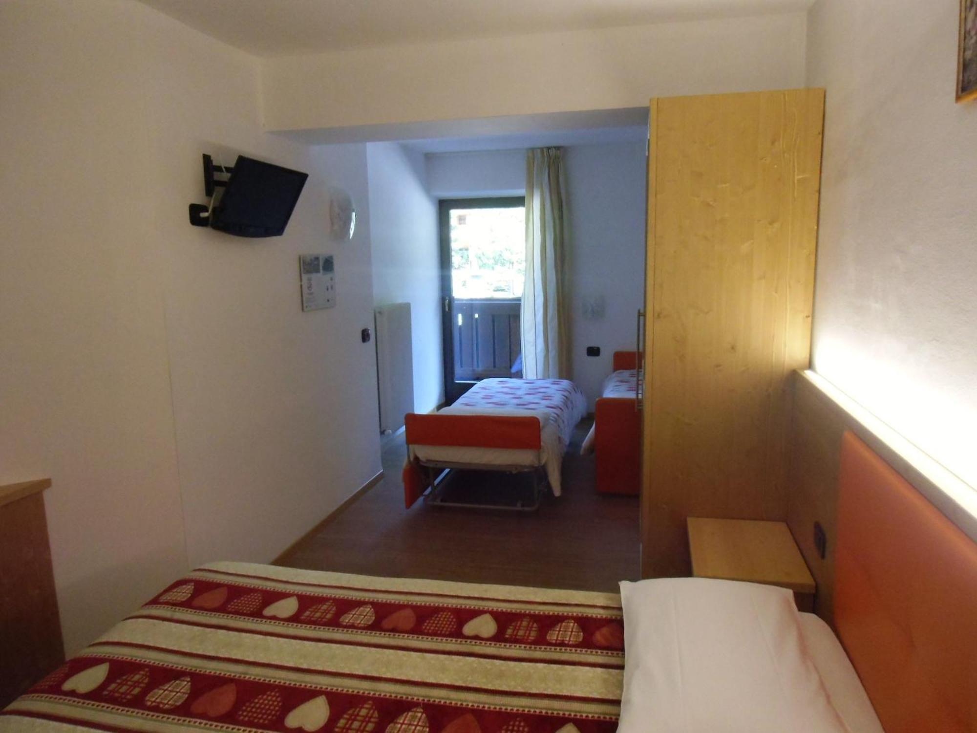 Garni Festil Hotell Campitello di Fassa Eksteriør bilde