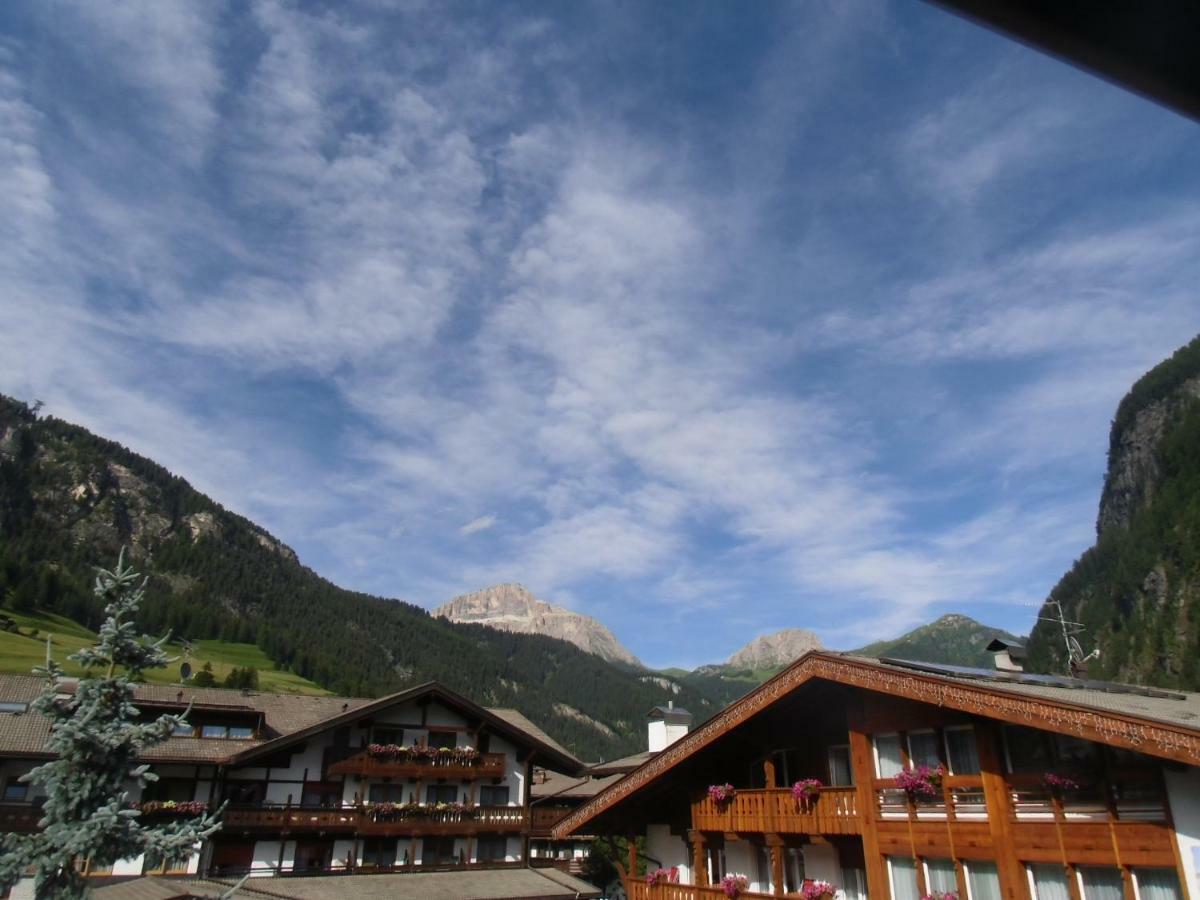 Garni Festil Hotell Campitello di Fassa Eksteriør bilde