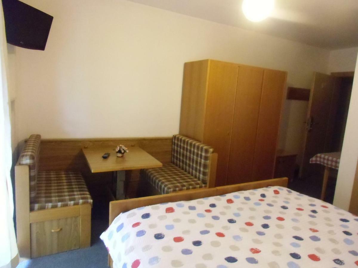 Garni Festil Hotell Campitello di Fassa Eksteriør bilde