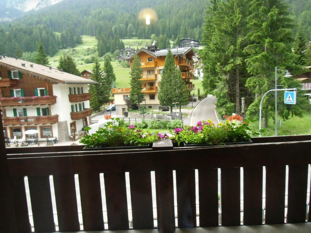 Garni Festil Hotell Campitello di Fassa Eksteriør bilde