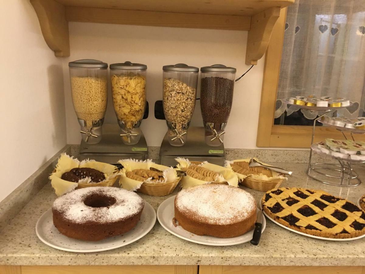 Garni Festil Hotell Campitello di Fassa Eksteriør bilde