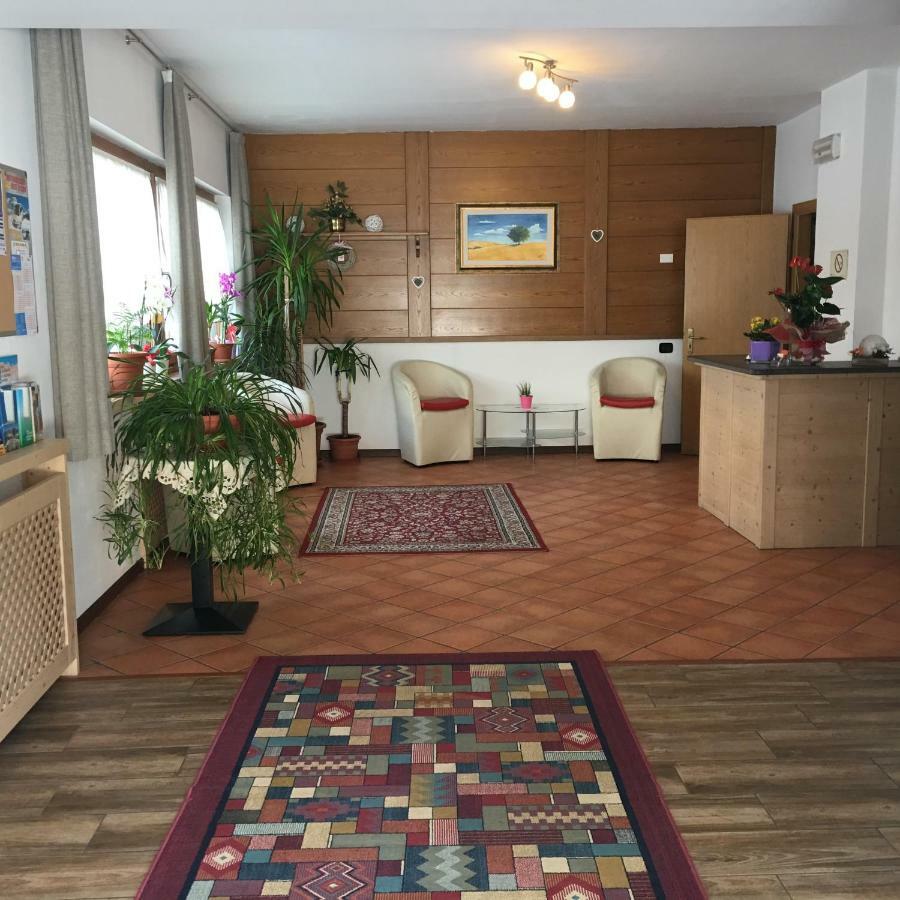Garni Festil Hotell Campitello di Fassa Eksteriør bilde